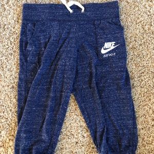 Blue Cropped Nike pants/capris. Worn once.